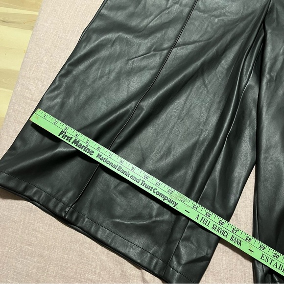 NWT Lane Bryant Faux Leather Extra Wide Leg Pants Plus Size 24 Elastic Black - Picture 3 of 8